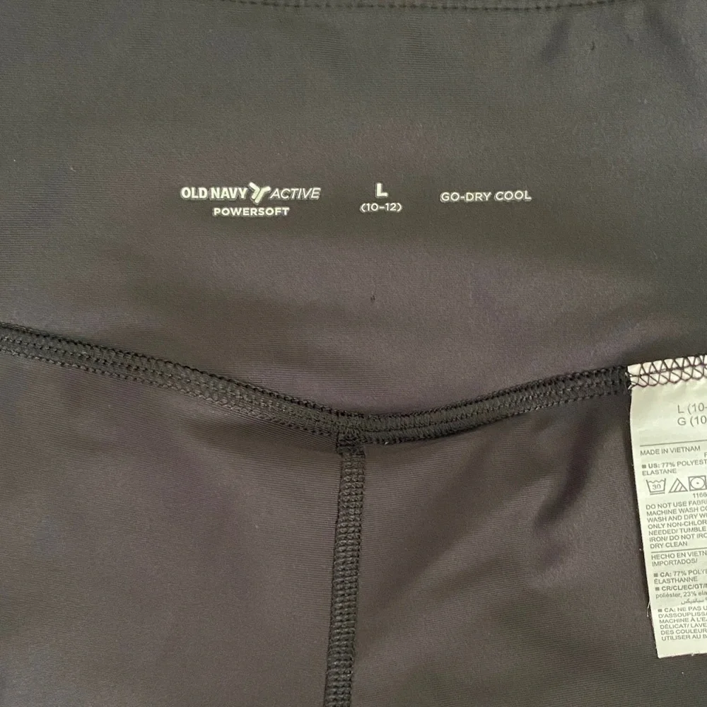 Girl Old Navy Sporty shorts skirt with pocket black.
